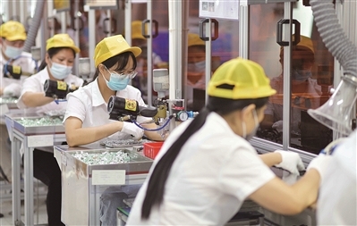 穩中求進探一線 | 廣州花都開出全省首張“特別”通行證 助電子電器產品高效“出海”